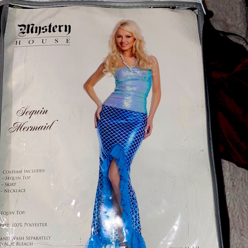 Mystery house mermaid top for Halloween